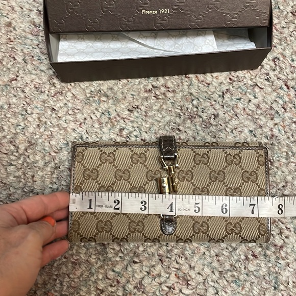 Gucci metal clasp classic double g print leather wallet - authentic - Picture 13 of 16